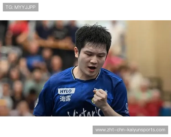 状态回归！尹航点赞樊振东反手球神技，樊振东反手握拍